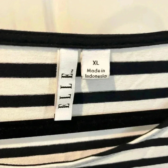 ~Elle~ Top - XL - Picture 5 of 6